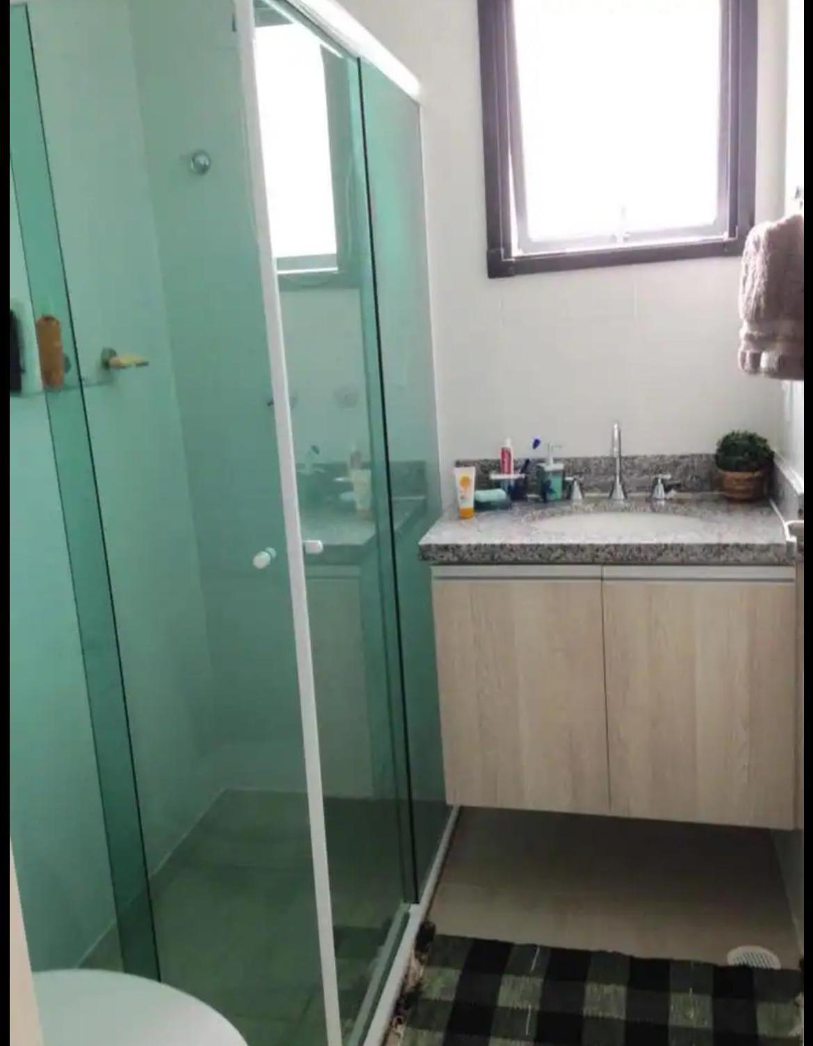 Cap 5, Capitania Varam , 3 Dormitorios, Ate 8 Pessoas, Duas Criancas Ate 5 Anos, Piscina, Varanda Gourmet Com Churrasqueira * Guaruja